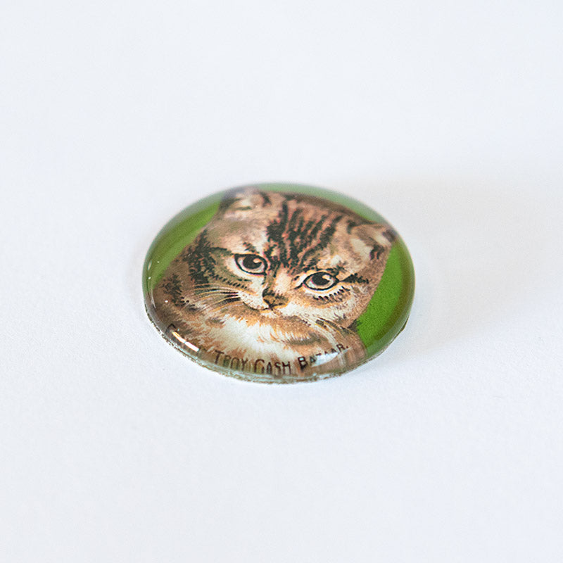 Round Victorian Cat Vintage Glass Cameo Cabochon