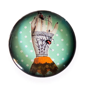 Round Victorian Gothic Spider Hand Glass Cameo Cabochon